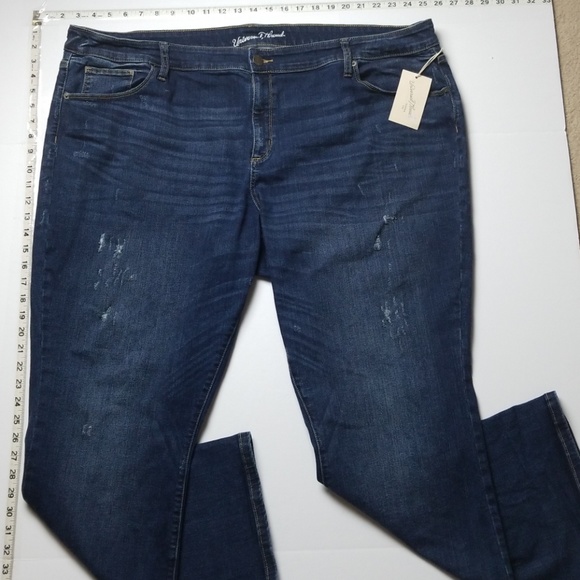 Universal Thread Denim - NWT Distressed Denim Jeans